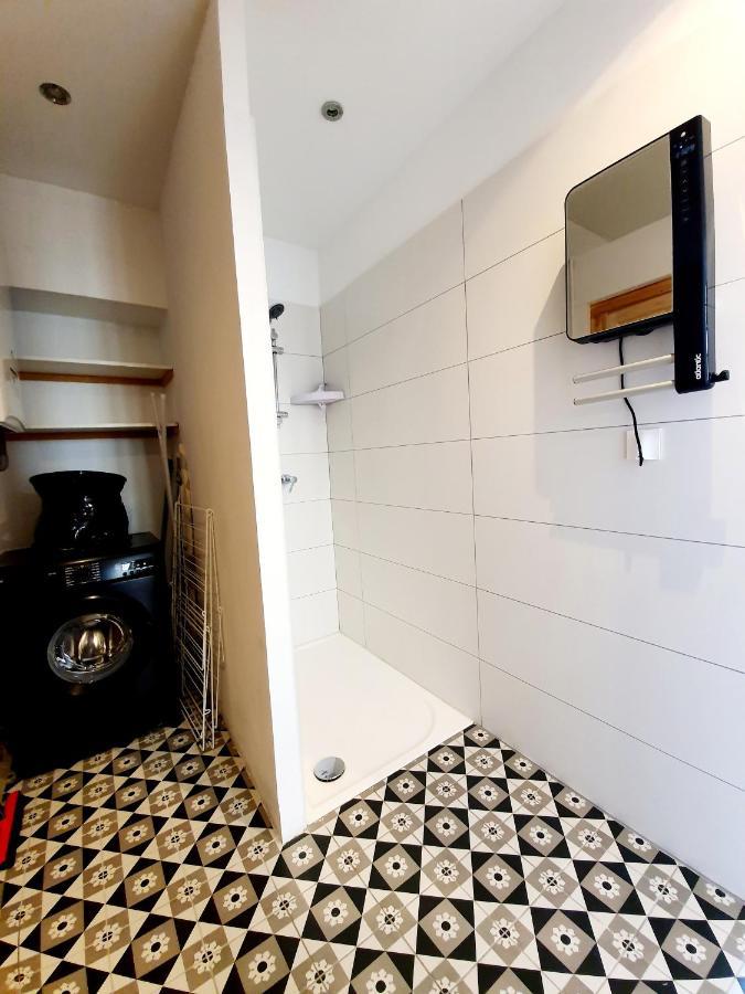 Apartmán Palmiers Et Crocos Du Vieux Nîmes Exteriér fotografie